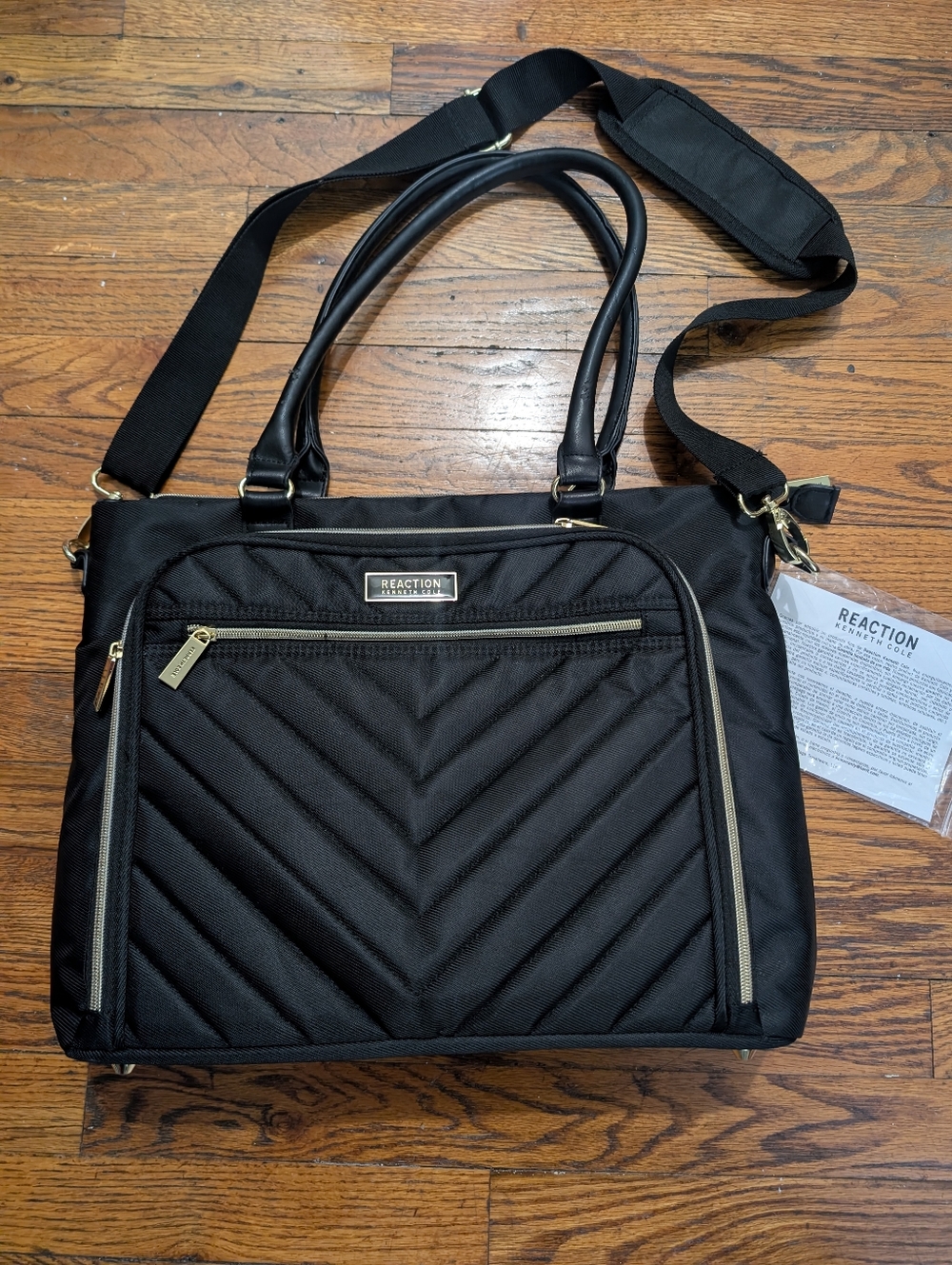 NWOT Reaction Kenneth Cole Black Chelsea Chevron Quilted Laptop Crossover Bag